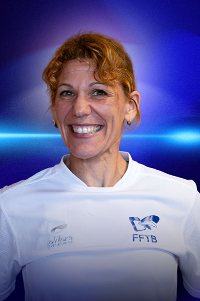 Ailière gauche et capitaine de l'équipe de France féminine
